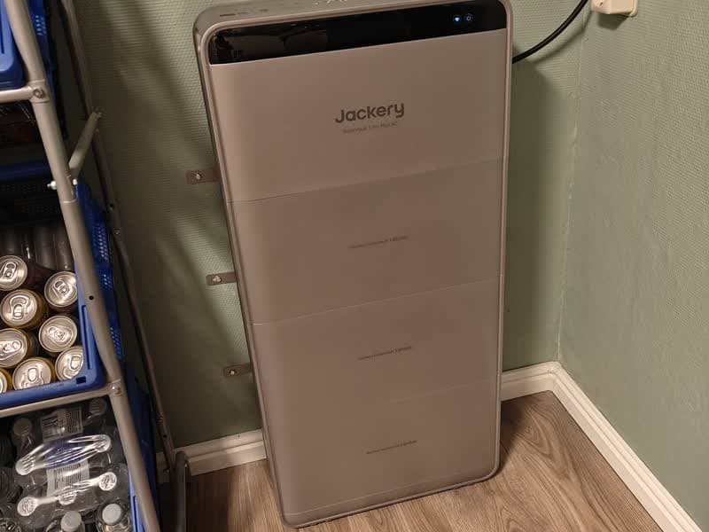 Jackery Solarvault 3 Pro Max Ac 10,08 kWh plug-in thuisbatterij bij de klant.